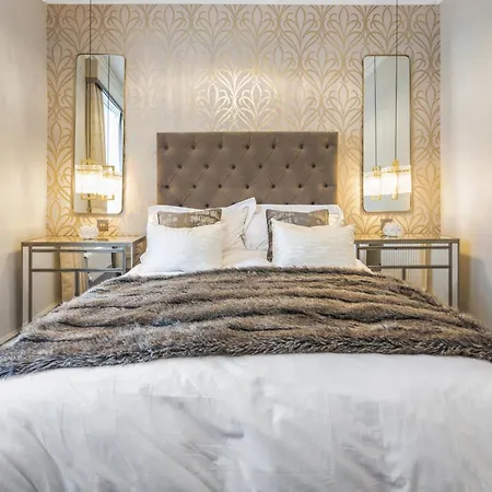 Luxury 1-Bed Apartment In Sought After Prime London Location